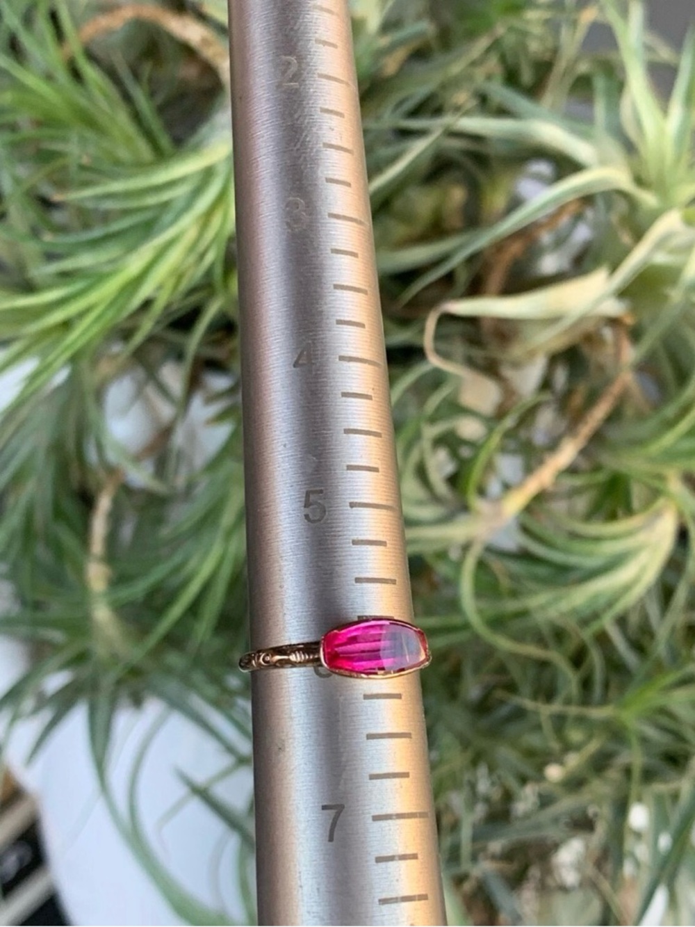 Antique (1900’s) 10 K Gold Ring with Oval Pink Sapphire - Picture 8 of 9